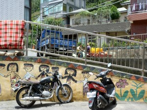 Puli Jour 10 – En passant, par les villages de l’éthnie Bunun de Loloko et Dili, en scooter