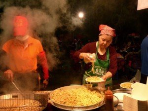 Puli. Marché de nuit de Puli, Wushe, Cinjing farm, Leshan Hot springs