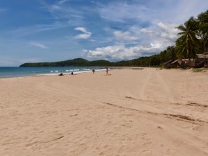 El Nido. Cascade, longue plage et retour à Puerto Princesa avec le bus local