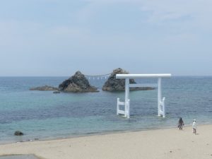 Fukuoka, (Kyushu) (enfin pas loin) dégustation de saké, de bière puis campagne et bord de mer