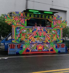 30 secondes de théâtre de marionnettes de rue, vu par hasard