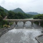 Vagabondages hors de PULI et le pont japonais Nuomi